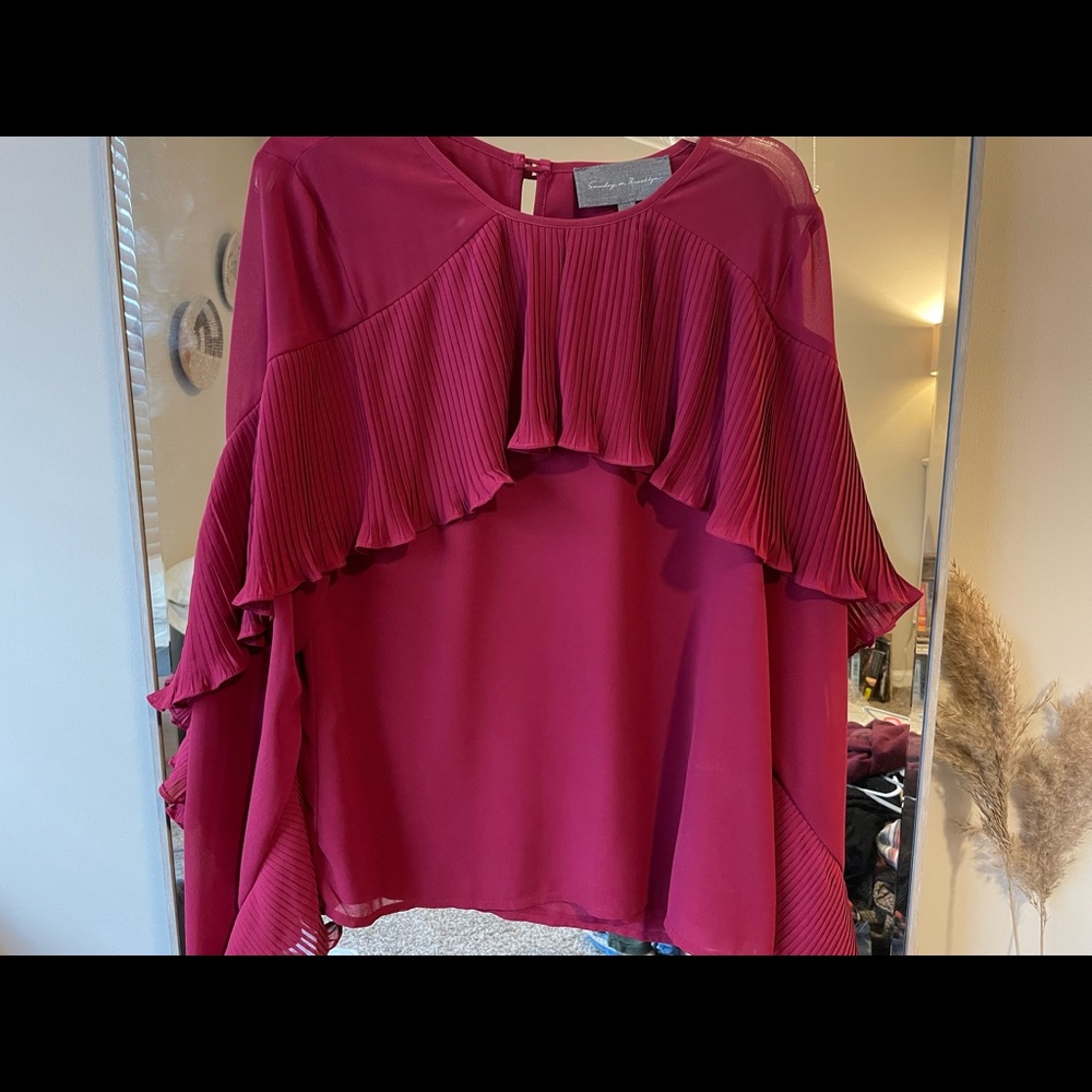 Elegant Ruffled Blouse - Picture 2 of 7